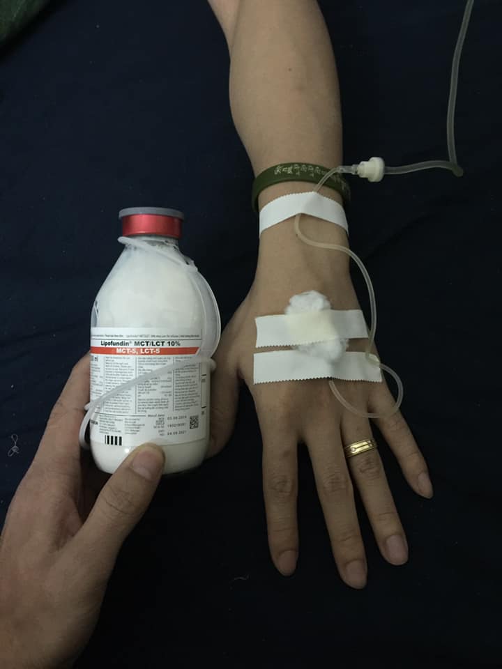 bệnh nhân bị gì mới truyền nước biển