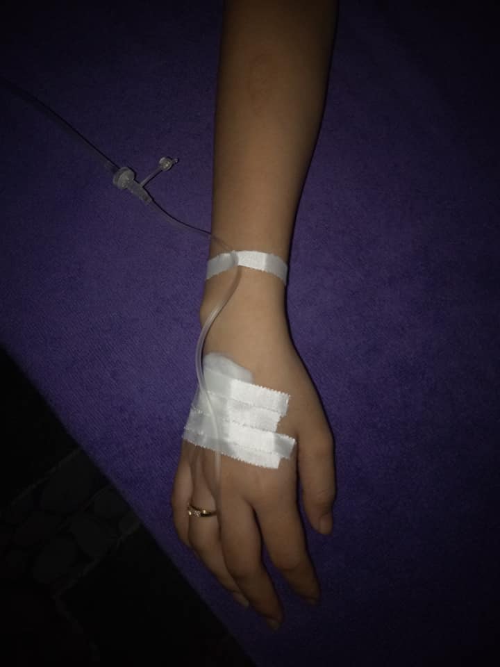 Cách truyền nước biển ở tay tại nhà vô cùng an toàn