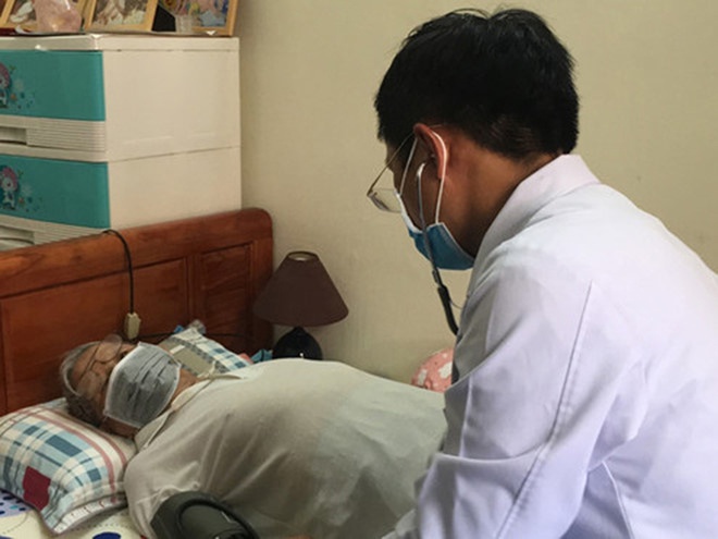 khám bệnh cho người cao tuổi tại nhà